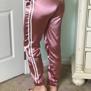 Silk pink stripped joggers